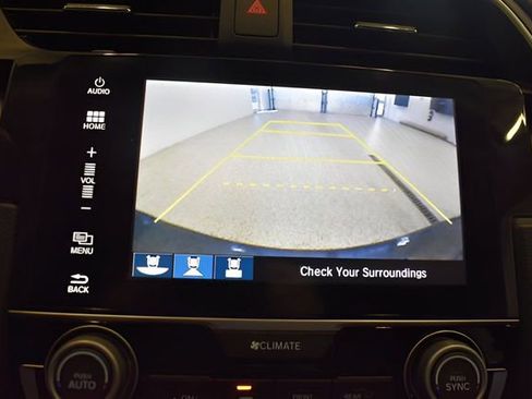 Used 2017 Honda Civic Touring image 8