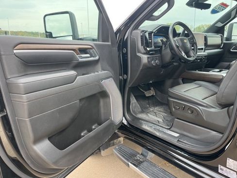 Used 2025 Chevrolet Silverado 2500 High Country w/ Technology Package image 14