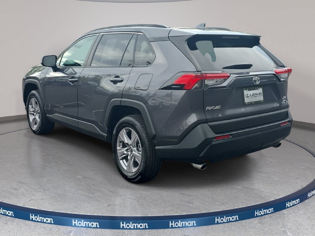 Used 2025 Toyota RAV4 XLE AWD/4WD image 8
