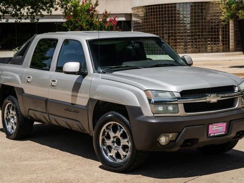 Used 2004 Chevrolet Avalanche 2WD image 27