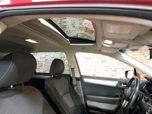 Used 2017 Subaru Outback 2.5i Premium image 92