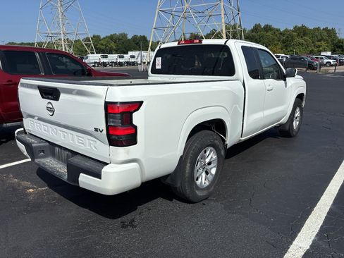 Used 2024 Nissan Frontier SV RWD image 4