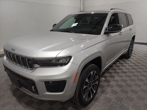 Used 2022 Jeep Grand Cherokee L Overland w/ Advanced Protech Group III AWD/4WD image 1