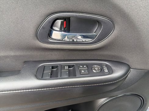 Used 2021 Honda HR-V Sport image 10