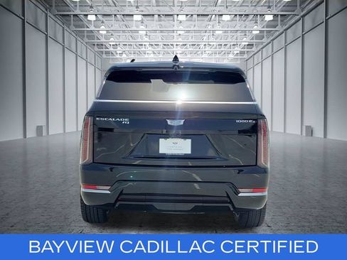 Certified 2025 Cadillac Escalade IQ Luxury 2 w/ LPO, Premium Carpet Package AWD/4WD image 5