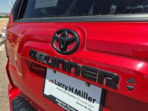 Certified 2021 Toyota 4Runner SR5 Premium AWD/4WD image 22
