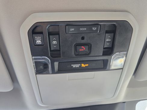 Used 2022 Toyota Tundra Limited image 27