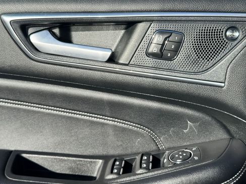 Used 2022 Ford Edge Titanium w/ Equipment Group 301A image 20