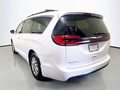 Used 2022 Chrysler Pacifica Touring-L FWD image 5