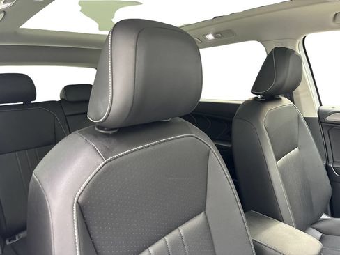 Used 2023 Volkswagen Tiguan SE AWD/4WD image 46