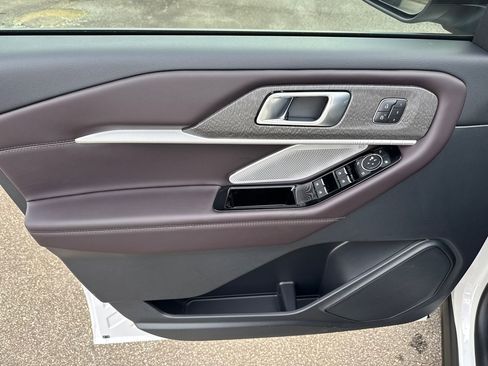 New 2026 Ford Explorer Platinum image 33