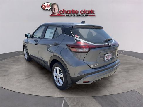 New 2025 Nissan Kicks Play S image 4