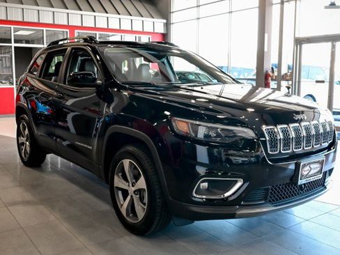 Used 2022 Jeep Cherokee Limited w/ Mopar Interior Package image 3
