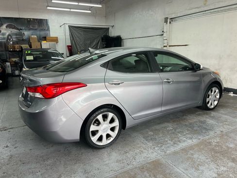Used 2013 Hyundai Elantra Limited w/ Technology Pkg image 4