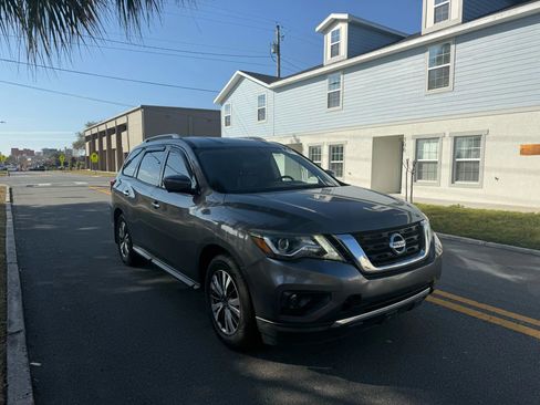 Used 2017 Nissan Pathfinder SL w/ Trailer Tow Package image 1