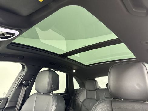 Certified 2024 Porsche Macan AWD/4WD image 42