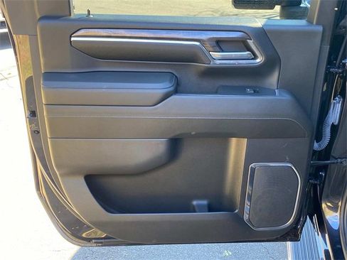 Used 2024 Chevrolet Silverado 2500 LTZ image 10