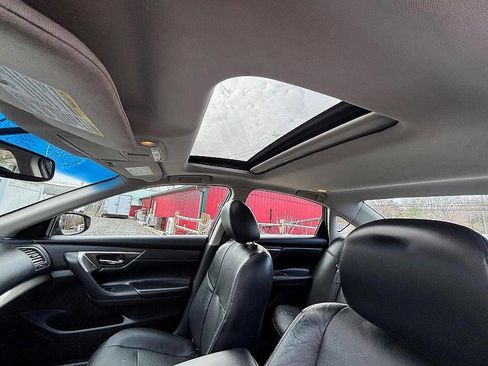 Used 2014 Nissan Altima 3.5 SL w/ Technology Package image 21