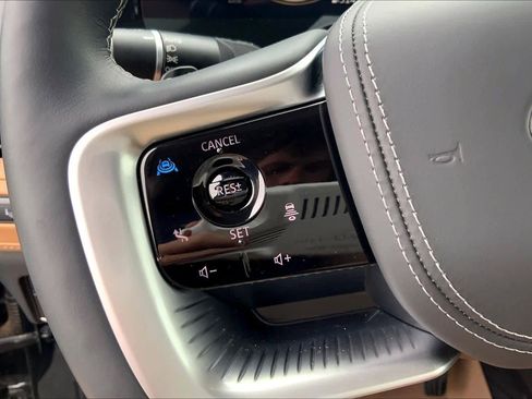 Used 2025 INFINITI QX80 Sensory AWD/4WD image 24