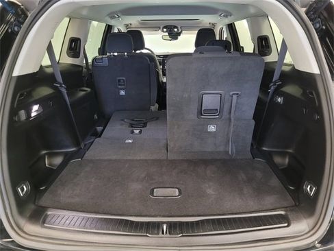 Used 2023 Jeep Grand Cherokee L Laredo image 14