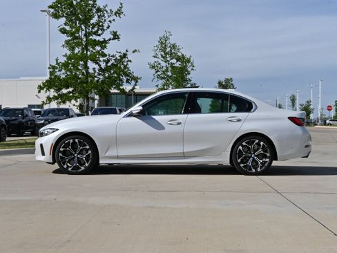 Certified 2025 BMW 330i Sedan RWD image 5