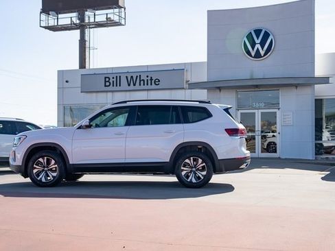 New 2026 Volkswagen Atlas SE image 3