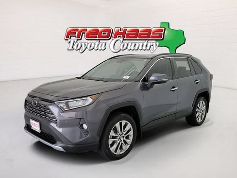 Used 2019 Toyota RAV4 Limited FWD image 1
