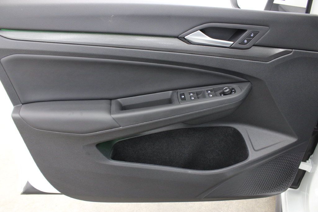 Certified 2023 Volkswagen GTI SE FWD image 17