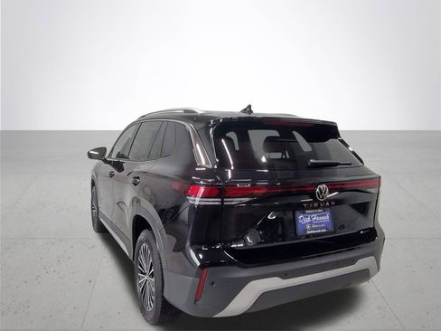 New 2026 Volkswagen Tiguan S AWD/4WD image 10