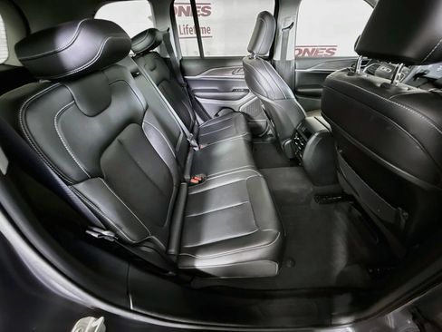 Used 2023 Jeep Grand Cherokee 4WD 4xe image 31
