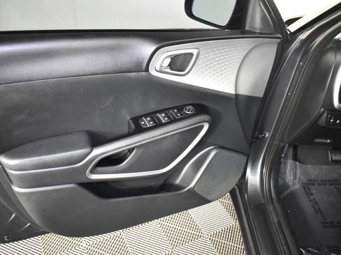 Used 2023 Kia Soul LX w/ Option Group 015 image 37