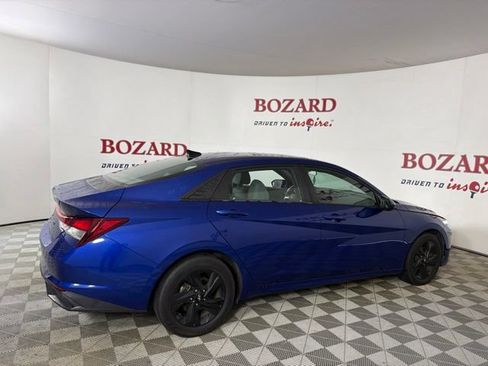 Used 2021 Hyundai Elantra SEL w/ Convenience Package FWD image 9