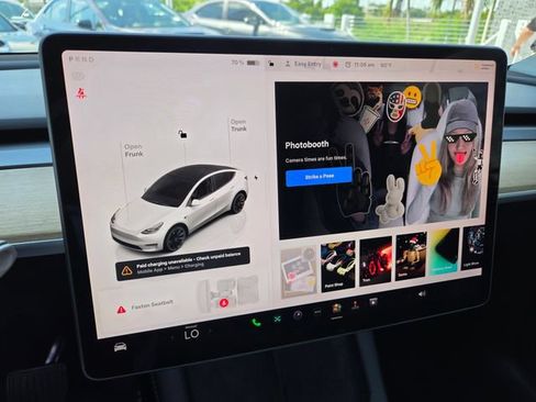 Used 2024 Tesla Model Y Long Range AWD/4WD image 35
