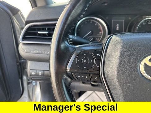 Used 2020 Toyota Camry SE image 16
