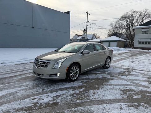 Used 2013 Cadillac XTS Premium image 3