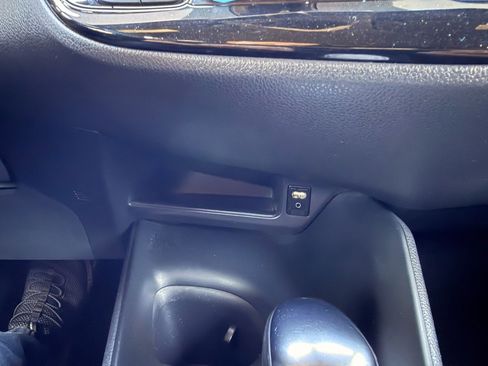 Used 2019 Toyota C-HR LE FWD image 27