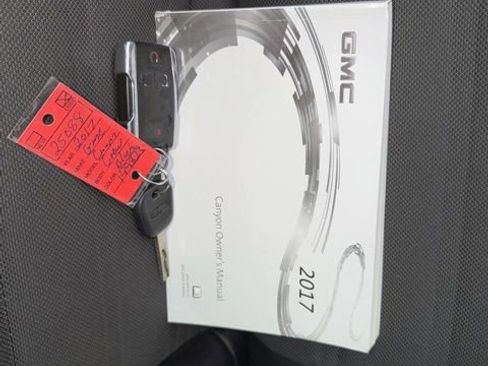 Used 2017 GMC Canyon SLE w/ All Terrain X Package image 27