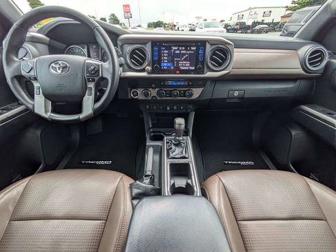 Used 2019 Toyota Tacoma Limited AWD/4WD image 15