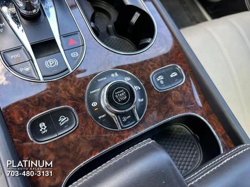 Used 2017 Bentley Bentayga AWD/4WD image 13