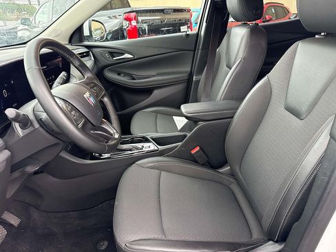 Used 2025 Buick Encore GX Preferred FWD image 21
