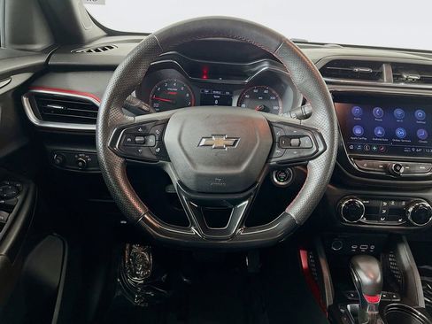 Used 2023 Chevrolet TrailBlazer RS w/ Convenience Package FWD image 11