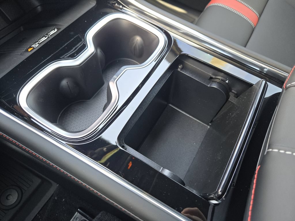 New 2027 Chevrolet Traverse RS w/ LPO, Floor Liner Package FWD image 16