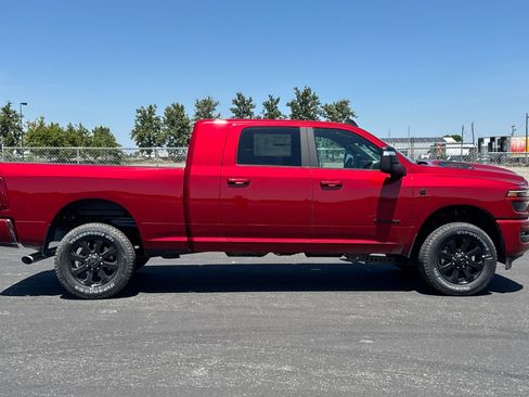 New 2026 RAM 2500 Laramie AWD/4WD image 2
