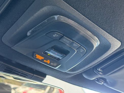 Used 2023 Toyota Corolla SE w/ Carpet Mat Package (TMS) FWD image 21