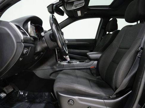 Used 2020 Jeep Grand Cherokee Laredo w/ 18" Wheel & 8.4" Radio Group image 13