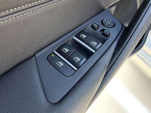 Used 2021 BMW 530i xDrive AWD/4WD image 27