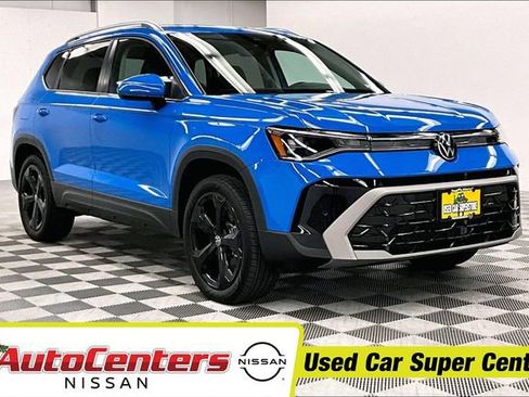 Used 2025 Volkswagen Taos SEL AWD/4WD image 1