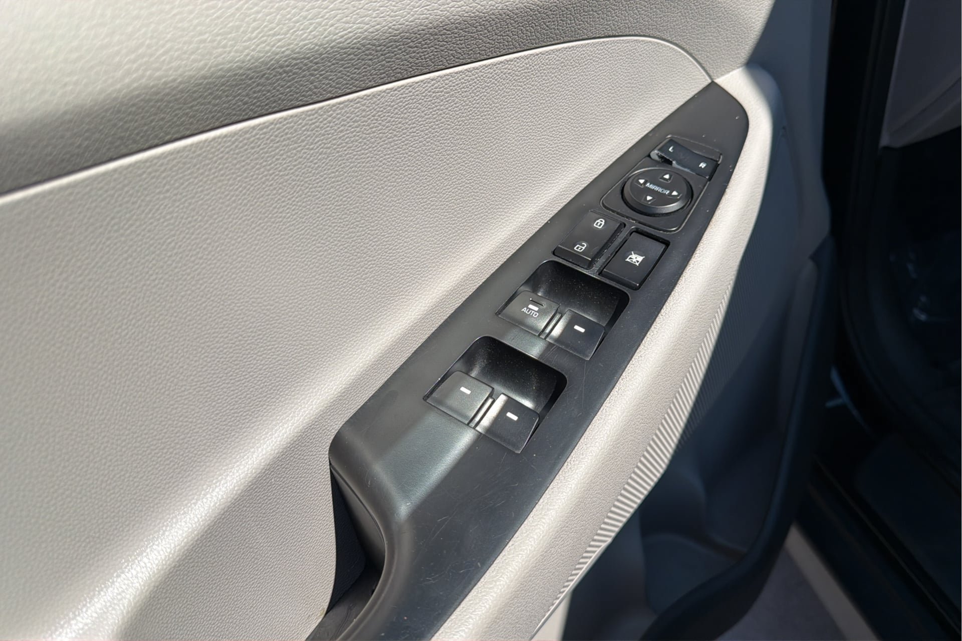 Used 2018 Hyundai Tucson SEL w/ Cargo Package FWD image 19