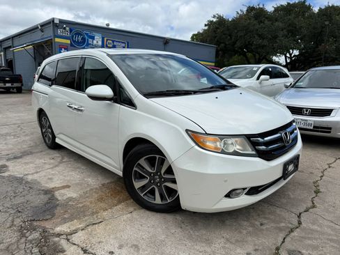 Used 2015 Honda Odyssey Touring image 1