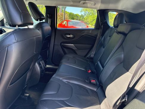 Used 2020 Jeep Cherokee Limited AWD/4WD image 13